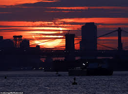 Learn more about using eclipse with the help of our videos, information sheets, and other resources. Partial Solar Eclipse Visible Over Us East Coast Daily Mail Online