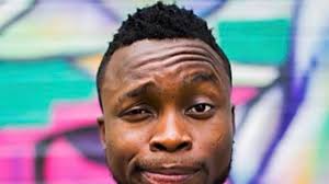 All he do is fall off and embarrass you. Girl you dating an eyelash🤣