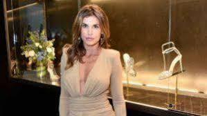 Le scarpe moda 2020 di elisabetta canalis a pitti sono il modello comodo da avere e in questa abbiamo incontrato elisabetta canalis a pitti uomo 97 e i consigli di stile su scarpe e moda. Elisabetta Canalis Il Ricordo Del 2020 Fa Impazzire I Follower Stratosferica