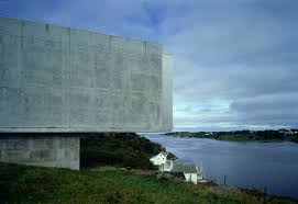 Den består av øya karmøy (176,8 kvadratkilometer) og noen småøyer utenfor denne, blant annet feøy (1,3 kvadratkilometer), halvøya. Karmoy Fishing Museum Snohetta