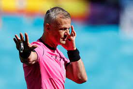 Voor onze eigen björn kuipers en danny makkelie is dat deze zomer werkelijkheid. Schiedsrichter Bjorn Kuipers Pfeift Em Finale Zwischen Italien Und England Stern De
