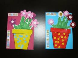 Aujourd'hui on apprend une activité manuelle pour fabriquer une carte pour la fête des grands mères, un diy facile et rapide à faire avec du papier ! Carte Muttertag Basteln Muttertags Bastelarbeiten Basteln