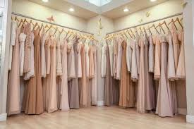 Jenny Yoo Showroom In Nyc Dengan Gambar Inspirasi Rak Toko