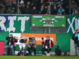 Des endspiels) und wurde im hinblick auf das turnier umfassend renoviert. Bundesliga Bezeichnet Wiener Derby Vorfalle Als Absolut Inakzeptabel Fussball Vienna At