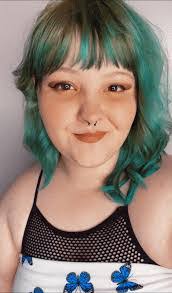 Jackie Baucom's Instagram, Twitter & Facebook