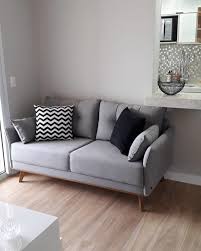 Sofa Cinza 85 Ideias De Como Usar Esse Movel Versatil Na Decoracao Grey Sofa Living Room Gray Sofa Living Living Room Decor Grey Sofa