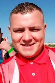 Man fears he may never find love after getting embarrassing eyelid tattoo 