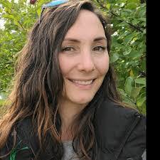 Brandi Easton's Instagram, Twitter & Facebook