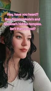 Karen Lunt's Instagram, Twitter & Facebook