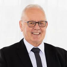 Barry Dobson's Instagram, Twitter & Facebook