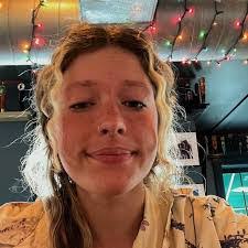 Lila Hall's Instagram, Twitter & Facebook