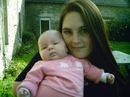 Laura DERRIEN, 37 ans (LANOUEE, MOGNEVILLE)