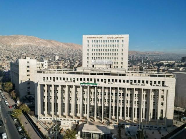 المصرف المركزي يعتمد سياسة جديدة في التعامل مع وسائل الإعلام - الإخبارية  السورية