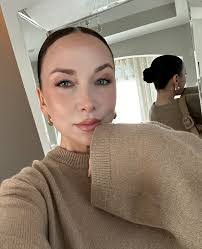 Karolina Cruz's Instagram, Twitter & Facebook