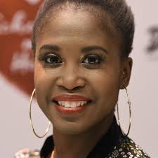 Motsi mabuse ist profitänzerin, choreografin, deutsche meisterin in den lateinamerikanischen tänzen. Motsi Mabuse Promiflash De
