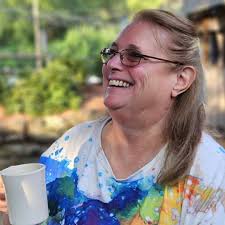 Christine Noyes's Instagram, Twitter & Facebook