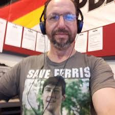 Daniel Brenton's Instagram, Twitter & Facebook