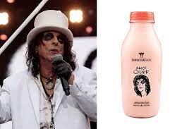 It grants no experience when made, but heals 200 life points when consumed, the same amount as a chocolate bar heals. Alice Cooper Branded Chocolate Milk Coming This Fall