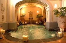 For that reason, it's always a disappointment when visiting a reputedly romantic hotel , peeking into the bathroom, and finding a tub sized for an overgrown toddler. Hotel Romantic Jacuzzi Bathtub Novocom Top