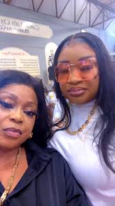 Yeye Kudi COURT-room added a new photo.