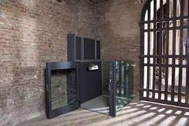 Consegna rapida e ritiro al pick&pay. Montacarichi Da Interno Prezzi Avec Piattaforme Elevatrici Ascensori Per Disabili Et Minisirio 002 7 Sur La Cat Gorie Decoration Villa Di Lusso Villa Ascensore