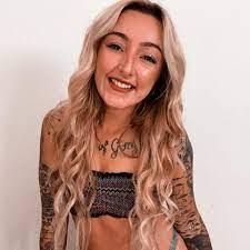 Beverly Fasig's Instagram, Twitter & Facebook