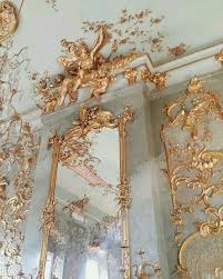 Pin By Clotilde On Idees Pour La Maison Gold Aesthetic Aesthetic Wallpapers Baroque Architecture