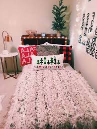 We have lots of master bedroom decorating ideas pinterest for you to select. 48 Straightforward And Easy Christmas Bedroom Decorating Ideas Christmas Decorations Bedroom Christmas Room Decor Christmas Room