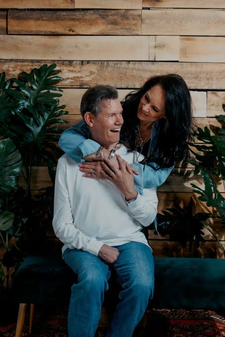 Randy Travis's Triumphant Comeback – Garden & Gun
