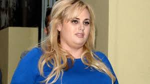 Jahrelang kokettierte rebel wilson mit ihrer kurvigen figur, schien sich an ihren vermeintlichen extrakilos nicht. Rebel Wilson Muss Millionen Zuruckzahlen Welt