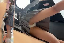 ホロホロ鳥tori動画] 美味しそうな脚の制服Jちゃん！！パンチラいただきます＜JKパンチラ盗撮＞ | パンチラさん！