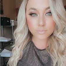 Kasie Mason's Instagram, Twitter & Facebook