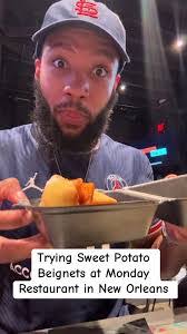 Lee Monday's Instagram, Twitter & Facebook