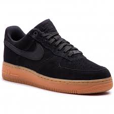 Replacing the hard leather upper with soft suede leather, it is an essential switch up from the classic look, something that has kept the air force 1 relevant for the past 40 years. Schuhe Nike Air Force 1 07 Lv8 Suede Aa1117 001 Black Black Gum Med Brown Sneakers Halbschuhe Herrenschuhe Eschuhe De