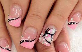 La decoración de uñas son un componente importante en nuestro aspecto cotidiano o para salir a la noche, razón por la este año las uñas se usarán cortas o con una longitud más cómoda y natural, de 2 a 5 mm. Unas De Modas Decorados De Unas