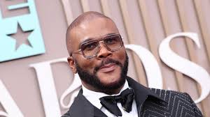 Il pensait que l'argent lui donnait tous les droits » : Tyler Perry,  parrain de la fille du prince Harry, accusé d'agressions sexuelles