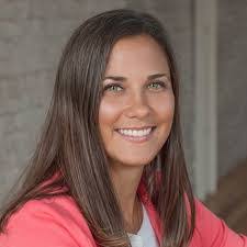 Julia Pomeroy's Instagram, Twitter & Facebook