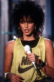 Dass die aktuelle mode jetzt vieles aus dieser zeit zitiert, ist allerdings kein freibrief für das auftragen alter klamotten aus. 80er Frisuren Die Besten Retro Looks Der 80er Brigitte De