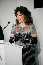 Jetzt wurde sie von prinz charles in den adelsstand erhoben. Joan Collins On How Her Dynasty Costumes Were Inspired By The Pages Of Harper S Bazaar