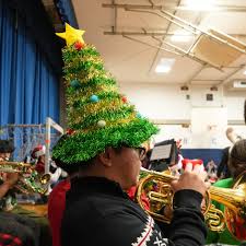 The Board of Education gave its Hometown Hero recognition to retired NYPD  Police Officer Axel Dodson recently. Officer Dodson, a Central Islip High  School Class of 1996 alumnus, is credited with successfully