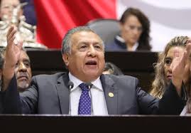 Saúl huerta se encuentra en las instalaciones de la fiscalía para delitos sexuales de la fiscalía de justicia de la ciudad de méxico (fgjdmx). Joxdxswua5ucfm