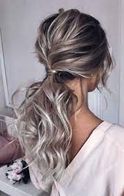 Archzinefr cheveux châtain clair avec balayage blond le marron glacé. Cheveux Gris 20 Coiffures Hyper Stylees A Adopter Pour S Assumer Au Naturel Biba Magazine