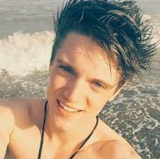 Kako se na počitnicah zabavajo glavni igralci 'Jaz sem Luna' :: Friday.si