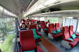 Jenis wisatawan di mana yang melakukan perjalanan wisata itu terdiri dari beberapa orang yang tergabung dalam jenis pariwisata yang dalam kegiatannya menggunakan kendaraan mobil pribadi, bus atau kereta api. Pahami Kelas Dan Sub Kelas Di Kereta Api Penumpang