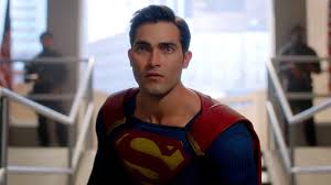 The man of steel's portrayal in the arrowverse has been applauded, but fans have been split on the costume that he has worn . Superman And Lois Reveals First Look At Tyler Hoechlin S New Superman Costume 4 Your Excitement
