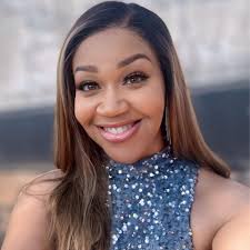 The store will be the first Smith's in Southern Nevada to sell clothes,  dishes and home goods. 👀