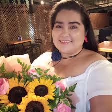 La presidenta electa dijo que tenía apenas 17 años cuando se casó con  "Mel", algo que ella recuerda con nostalgia. #EsTiempo #Honduras