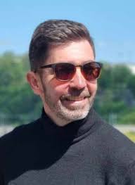 David working as Pipinig Engineer abroad