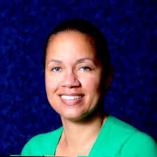 Yesterday, I received the IAM Born 2 Make History 2018 Women's Leadership  Achievement Award amongst 11 other amazing women