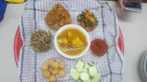 Kata mereka kali pertama makan dalam dulang. Bedulang Tradisi Makan Khas Belitung Yang Sarat Filosofi